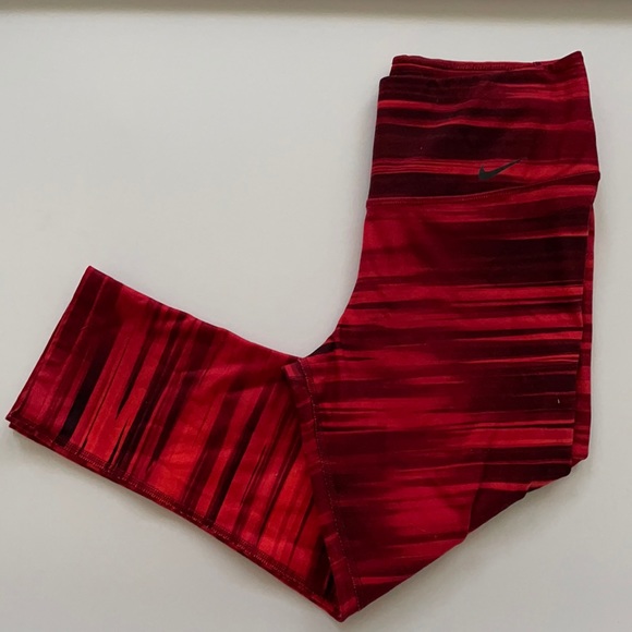 Nike cropped leggings - Picture 1 of 5